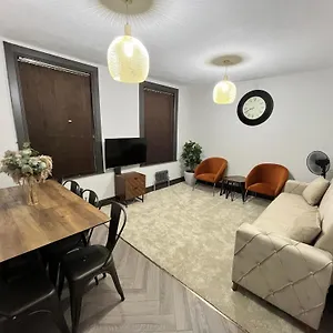  Apartment Fabulous 3 Bed - Near Excel - Sleeps 6 - 8 United Kingdom